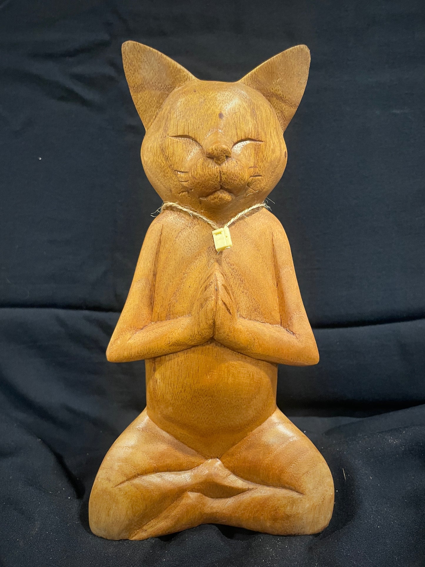 Mediterende Kat 24cm