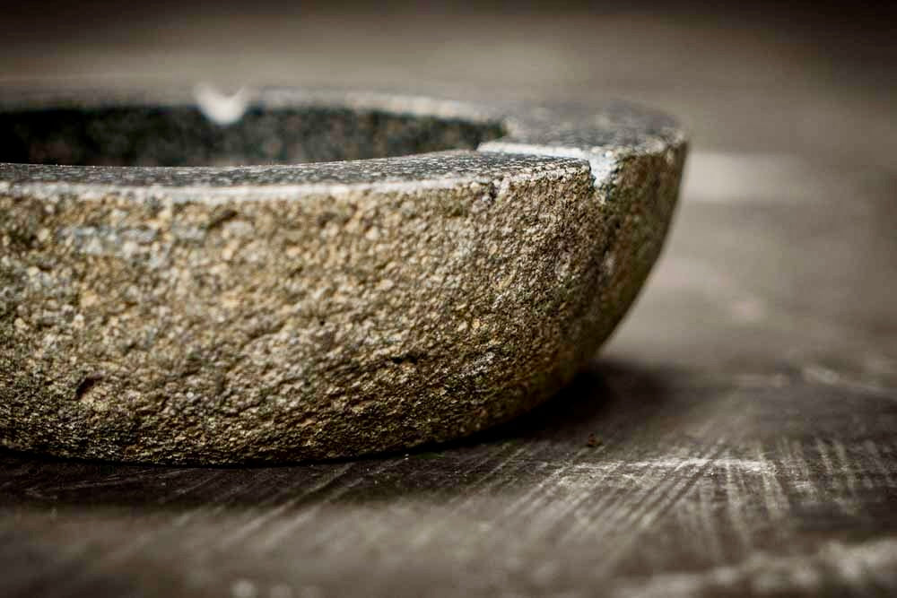 Asbak Massief van Riviersteen