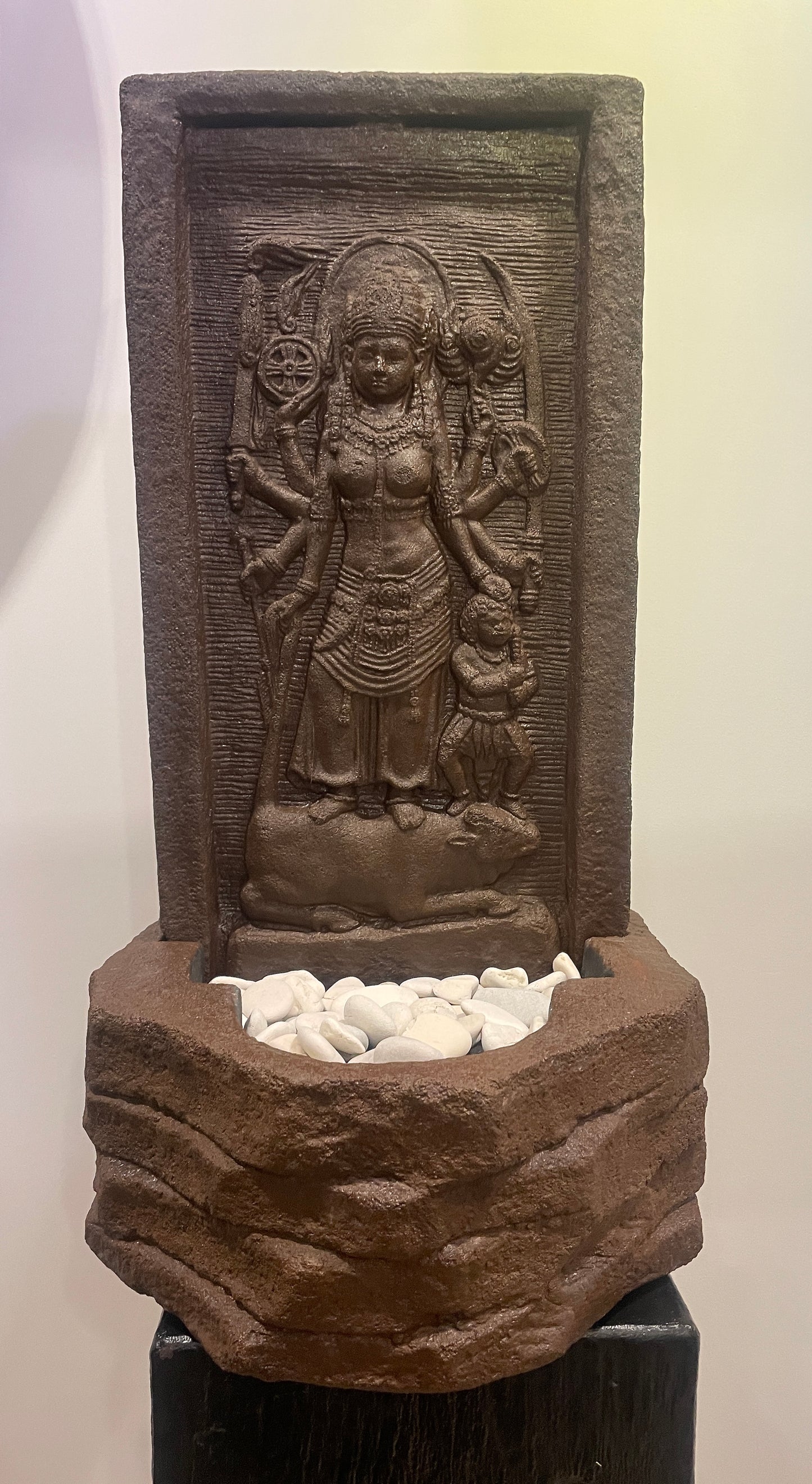 Sculptuur van de Hindu Godin Durga inclusief fontein 70cm