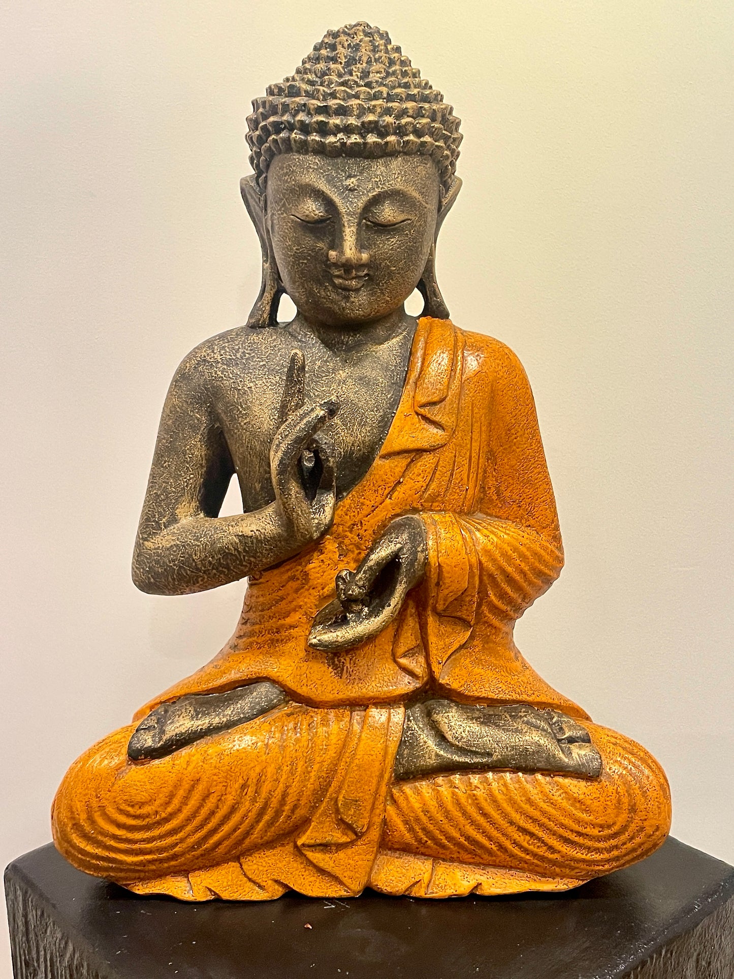 Jeudige Boeddha in Lotushouding 42cm