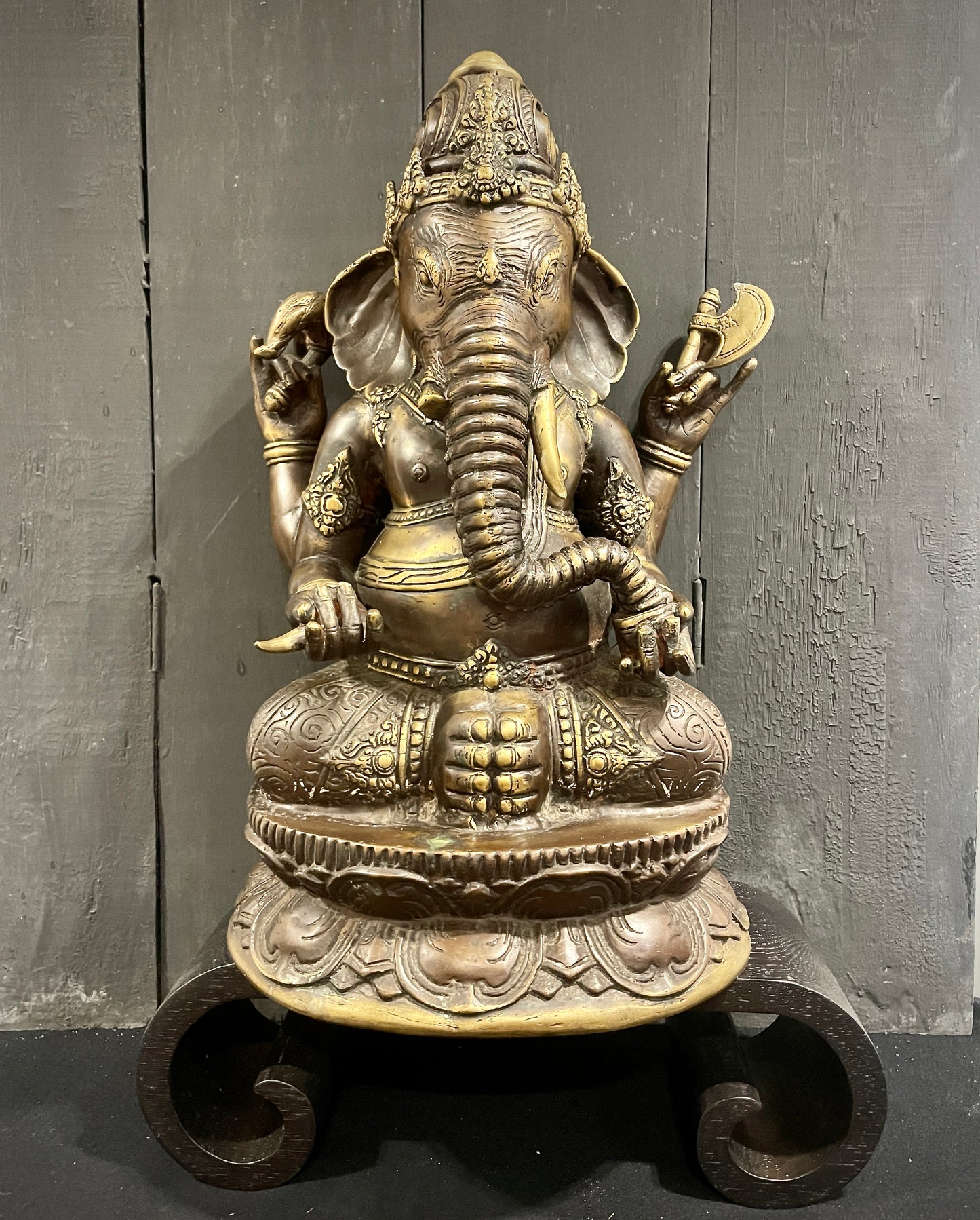 Zeer exclusief Lord Ganesha met Barong - Brons 39cm