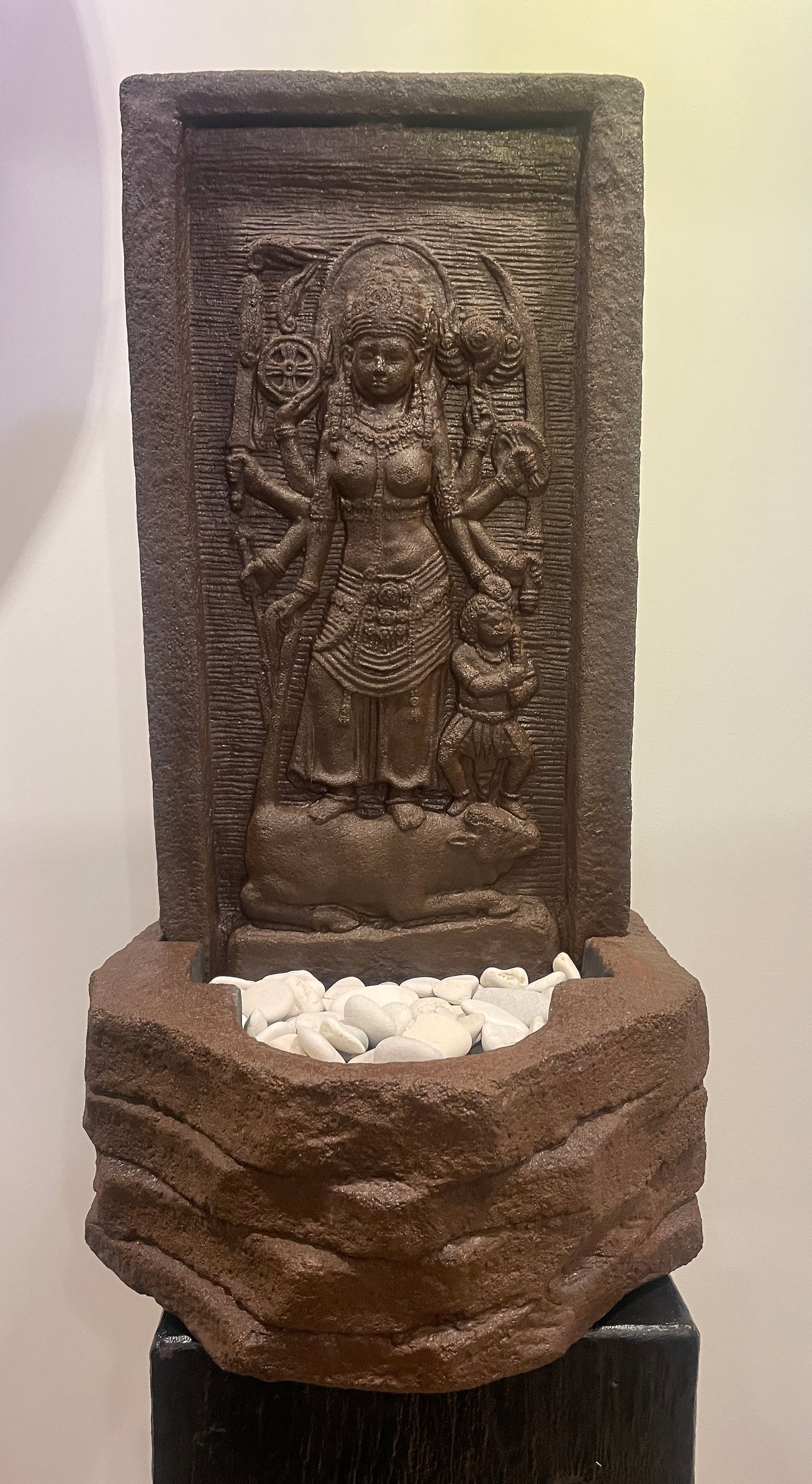 Sculptuur van de Hindu Godin Durga inclusief fontein 70cm